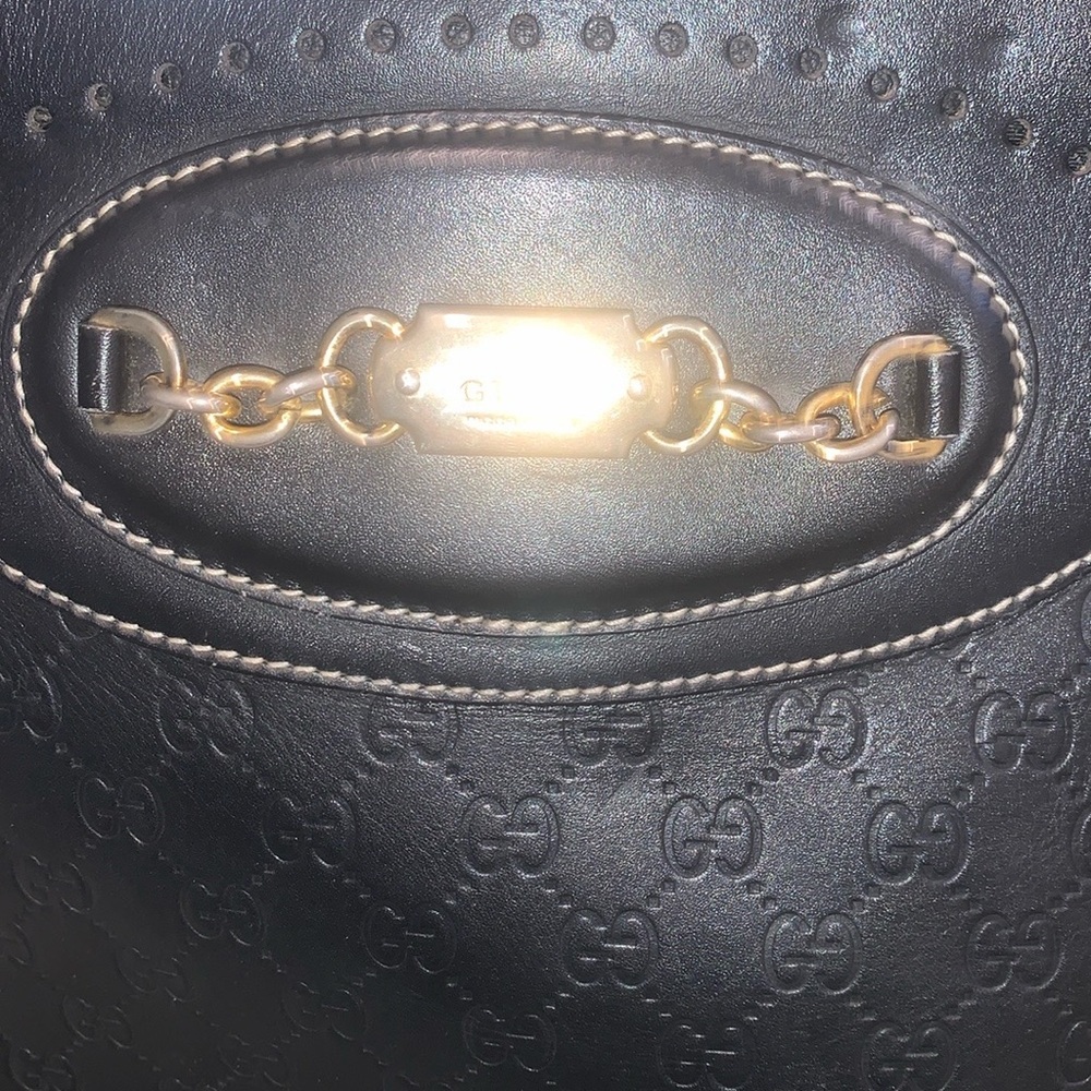 Gucci Vintage Black leather Debossed Shoulder Bag with Gold Hardware RARE - Picture 3 of 16